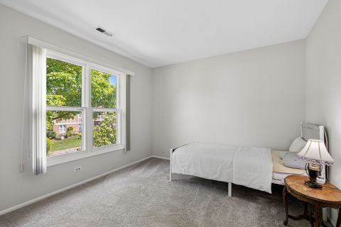 Tiny photo for 240 Southwick Court #240, Vernon Hills, IL 60061 (MLS # 12649209)