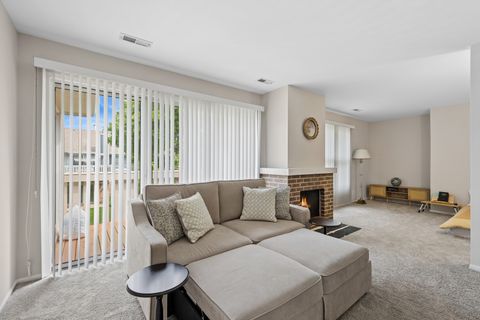 Tiny photo for 240 Southwick Court #240, Vernon Hills, IL 60061 (MLS # 12649209)