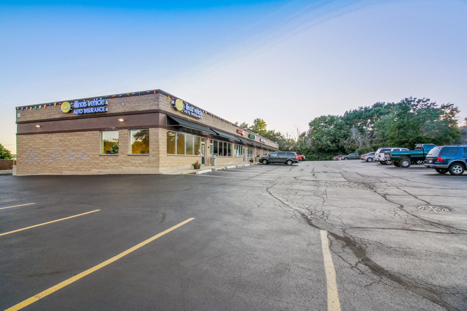 110 S Neltnor Boulevard 6