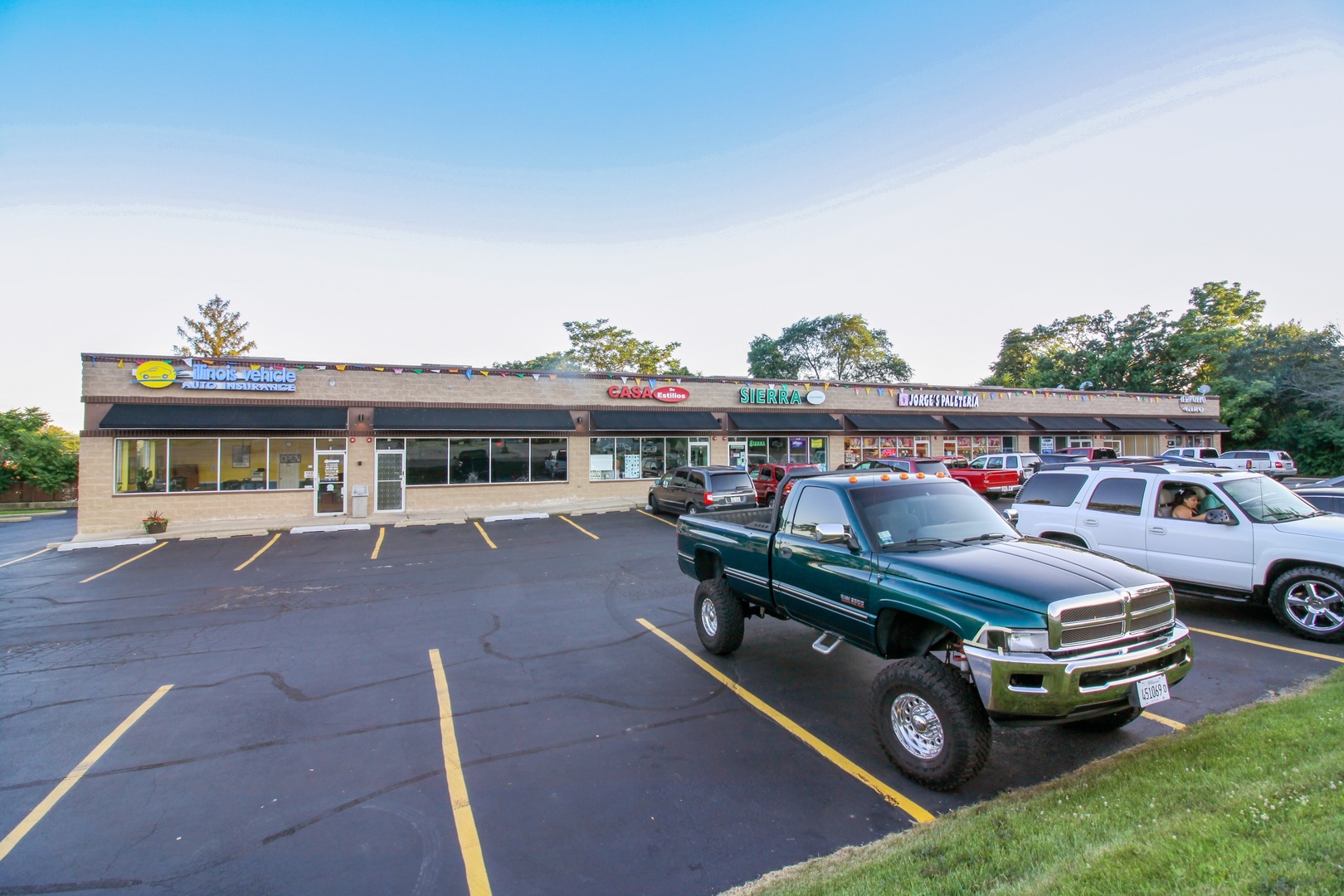 110 S Neltnor Boulevard 6