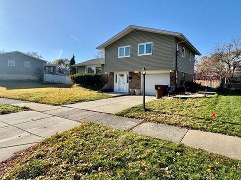 Tiny photo for 5700 La Palm Drive, Oak Forest, IL 60452 (MLS # 12532439)