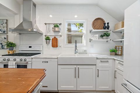 Tiny photo for 1221 Lincoln Avenue, Fox River Grove, IL 60021 (MLS # 12485176)