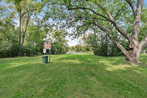 Tiny photo for 1221 Lincoln Avenue, Fox River Grove, IL 60021 (MLS # 12485176)