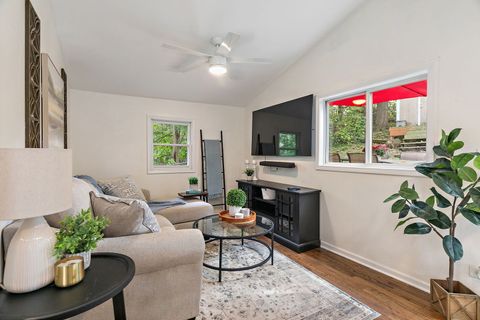 Tiny photo for 1221 Lincoln Avenue, Fox River Grove, IL 60021 (MLS # 12485176)