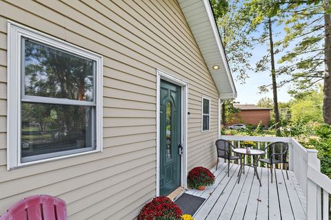 Tiny photo for 1221 Lincoln Avenue, Fox River Grove, IL 60021 (MLS # 12485176)