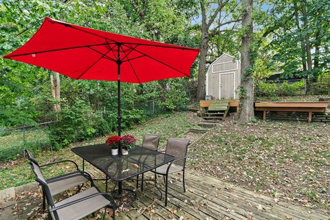 Tiny photo for 1221 Lincoln Avenue, Fox River Grove, IL 60021 (MLS # 12485176)