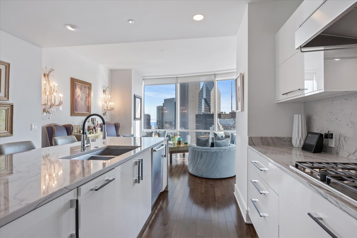 401 N Wabash Avenue 39H