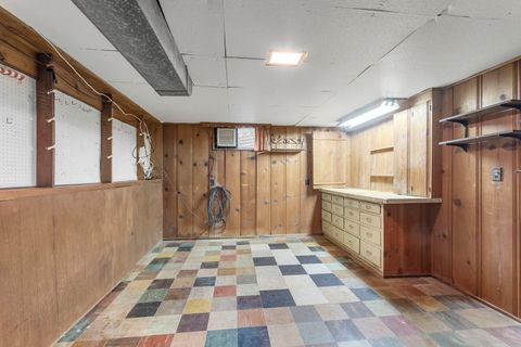 Tiny photo for 829 E Evergreen Street, Wheaton, IL 60187 (MLS # 12471427)