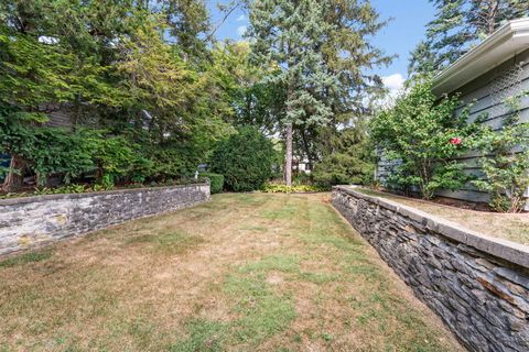 Tiny photo for 829 E Evergreen Street, Wheaton, IL 60187 (MLS # 12471427)