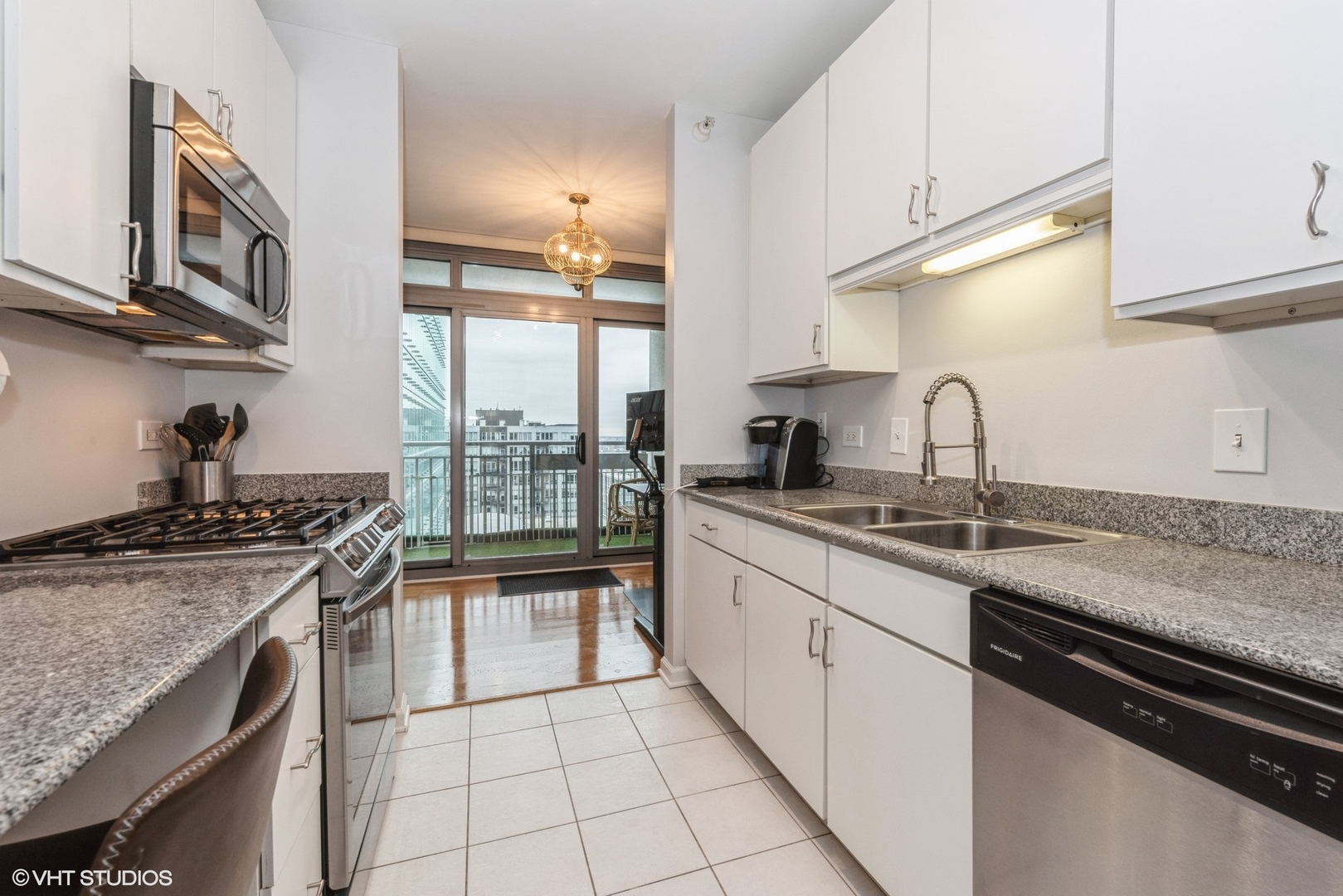 125 S Jefferson Street 2107