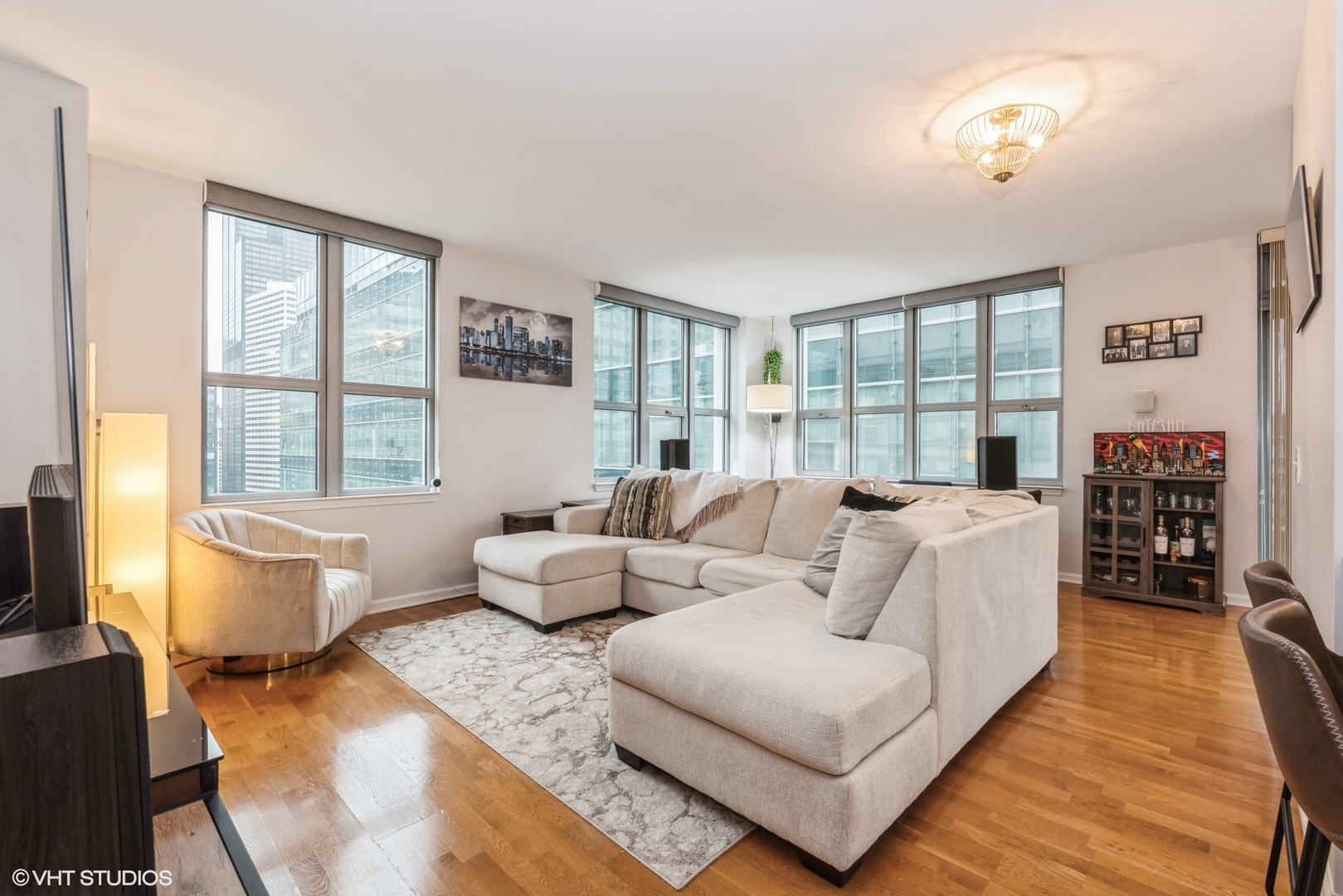 125 S Jefferson Street 2107