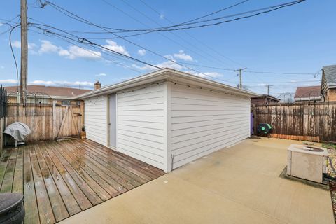 Tiny photo for 10222 S California Avenue, Evergreen Park, IL 60805 (MLS # 12606601)