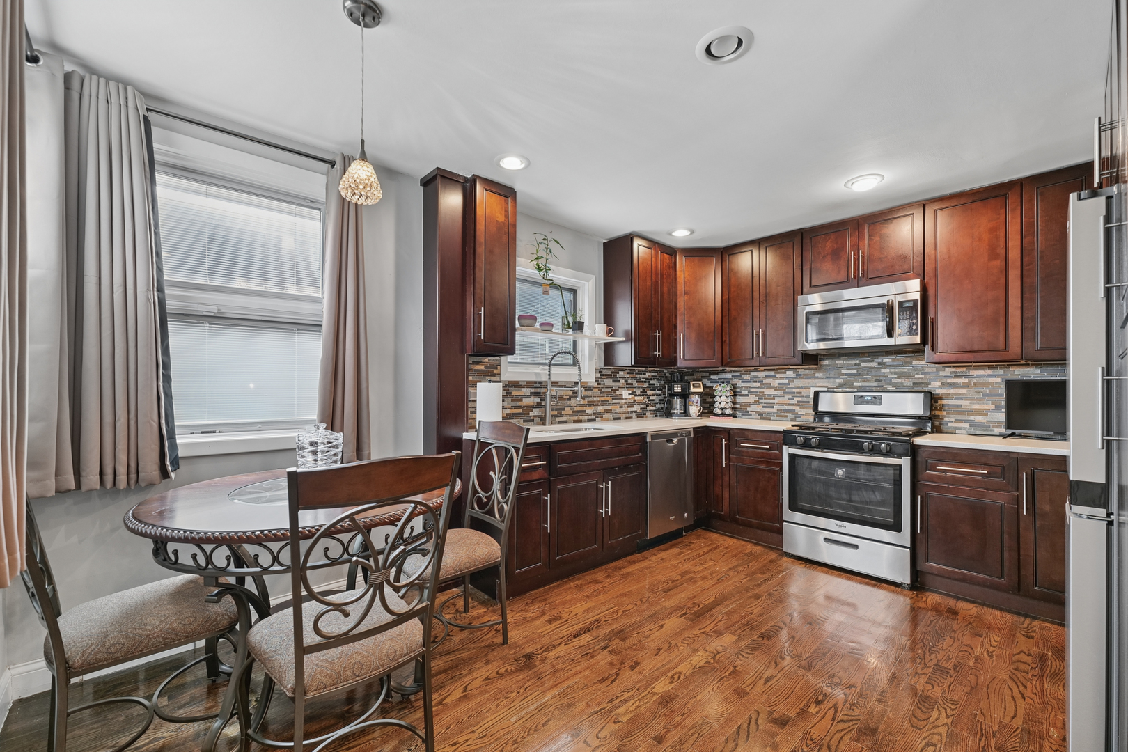 10222 S California Avenue