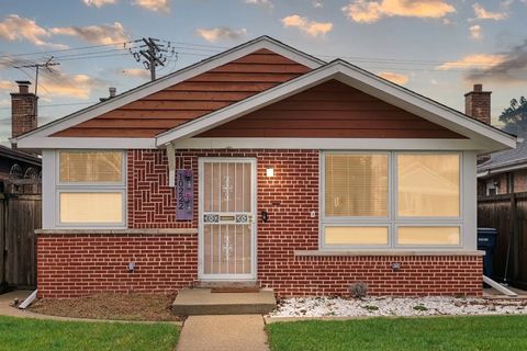 10222 S California Avenue Evergreen Park IL 60805
