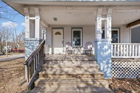 Tiny photo for 414 W Ells Avenue, Champaign, IL 61820 (MLS # 12545505)