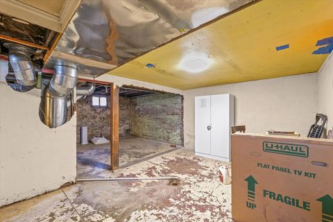 Tiny photo for 414 W Ells Avenue, Champaign, IL 61820 (MLS # 12545505)