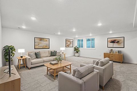 Tiny photo for 1310 Heights Court, Bettendorf, IA 52722 (MLS # 12683509)