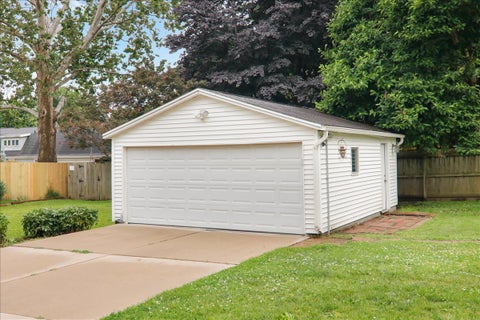 Tiny photo for 1311 Eastholme Avenue, Bloomington, IL 61701 (MLS # 12661989)