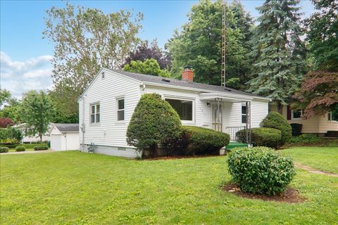 Tiny photo for 1311 Eastholme Avenue, Bloomington, IL 61701 (MLS # 12661989)