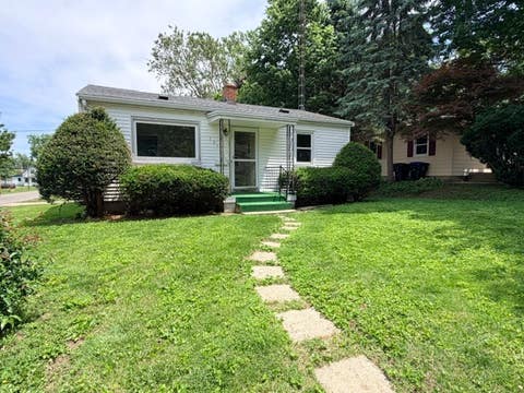 Photo of 1311 Eastholme Avenue, Bloomington, IL 61701 (MLS # 12661989)