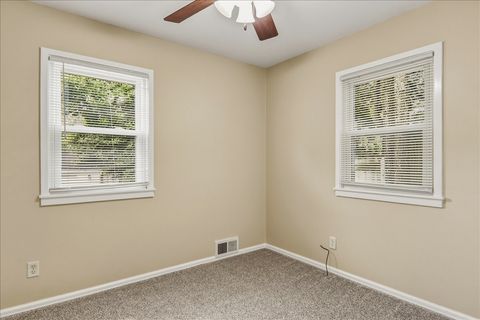 Tiny photo for 1311 Eastholme Avenue, Bloomington, IL 61701 (MLS # 12661989)
