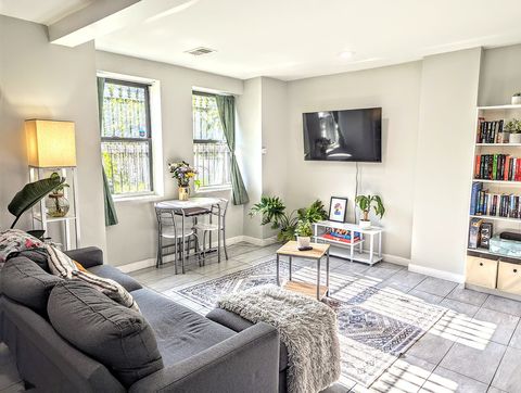 Tiny photo for 724 S Oakley Boulevard #1, Chicago, IL 60612 (MLS # 12488519)