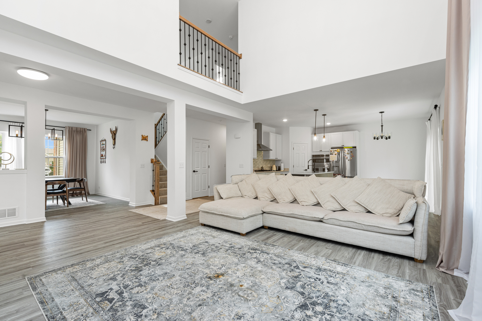 160 Valencia Parkway