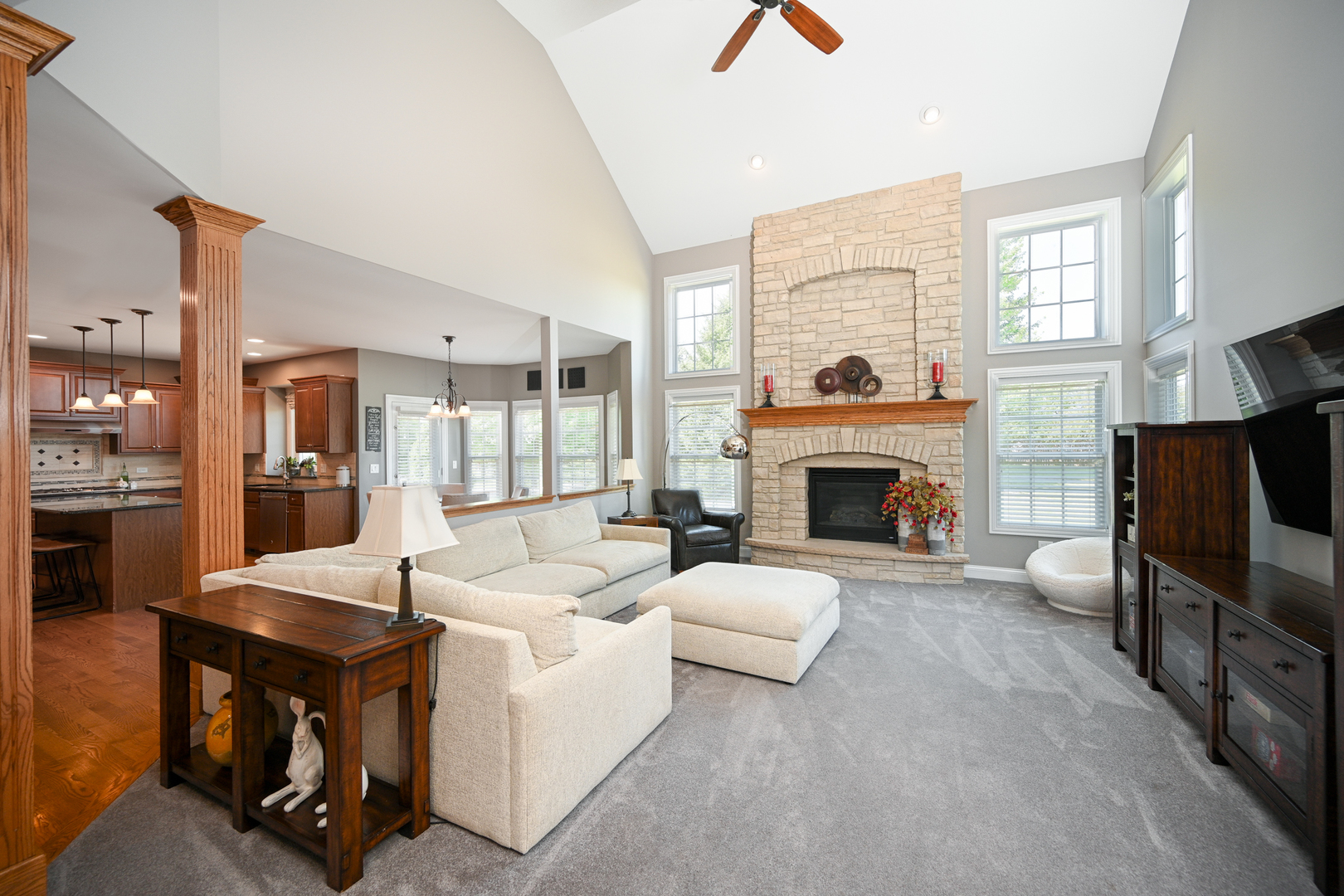 469 Bloomfield Circle W