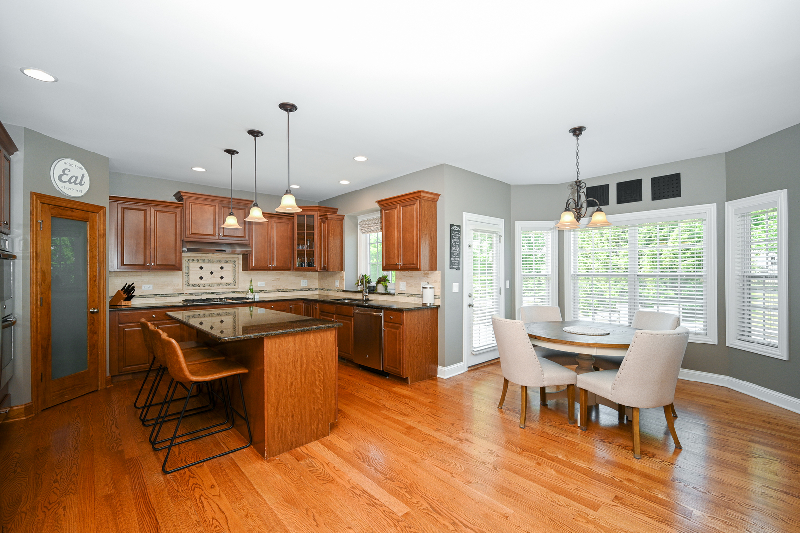 469 Bloomfield Circle W