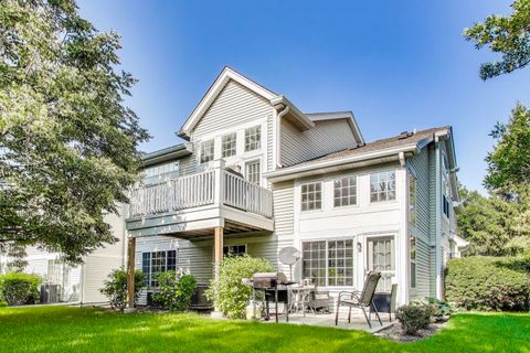Tiny photo for 2032 Avalon Court, Northbrook, IL 60062 (MLS # 12426367)