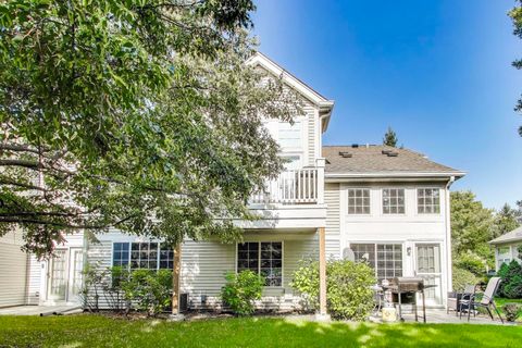 Tiny photo for 2032 Avalon Court, Northbrook, IL 60062 (MLS # 12426367)