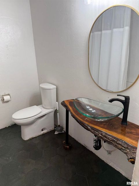 Tiny photo for 808 S VICTOR Street, Christopher, IL 62822 (MLS # QC4268849)