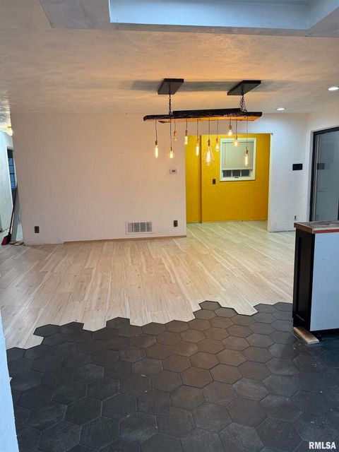 Tiny photo for 808 S VICTOR Street, Christopher, IL 62822 (MLS # QC4268849)