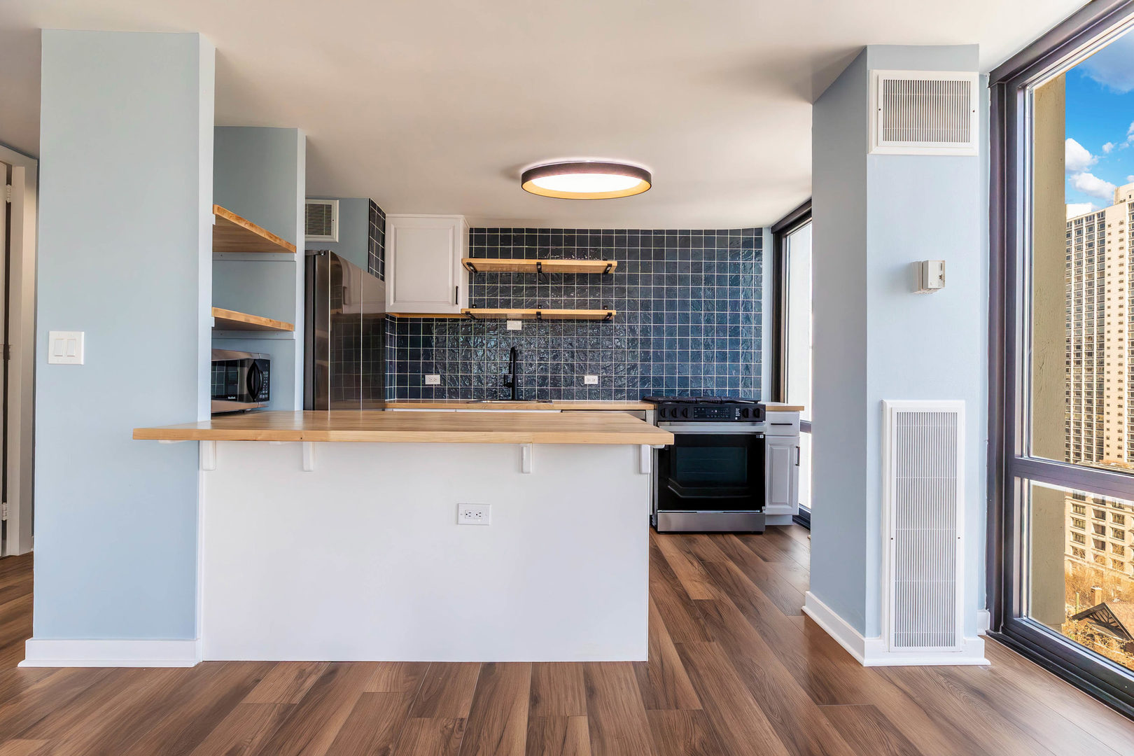 1 E Scott Street 2004