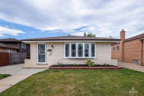 Photo of 8738 S Troy Avenue, Evergreen Park, IL 60805 (MLS # 12491907)