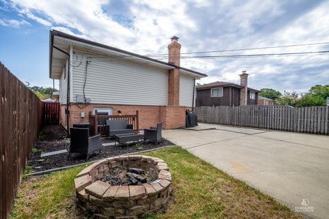 Tiny photo for 8738 S Troy Avenue, Evergreen Park, IL 60805 (MLS # 12491907)