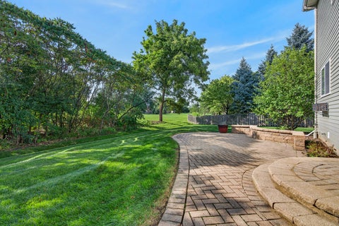 Tiny photo for 2570 N Jade Avenue, Arlington Heights, IL 60004 (MLS # 12754131)