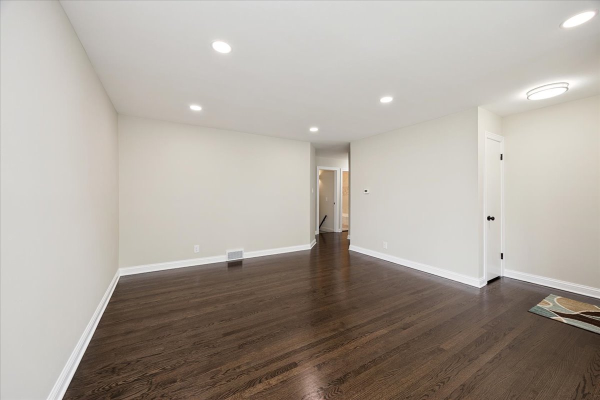 8759 Mobile Avenue