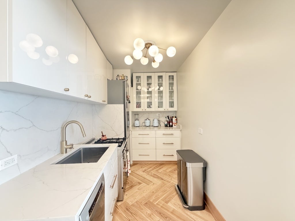 1150 N LAKE SHORE Drive 7K