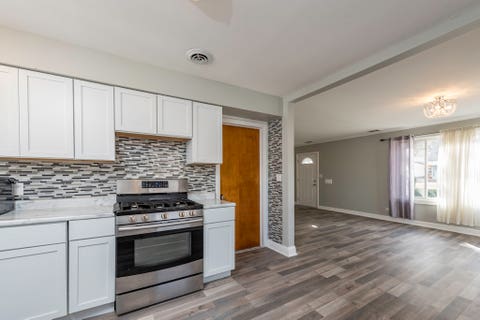 Tiny photo for 400 7th Avenue, Libertyville, IL 60048 (MLS # 12594681)