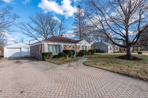 Tiny photo for 400 7th Avenue, Libertyville, IL 60048 (MLS # 12594681)