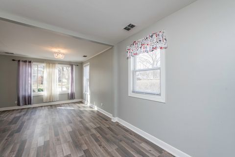 Tiny photo for 400 7th Avenue, Libertyville, IL 60048 (MLS # 12594681)