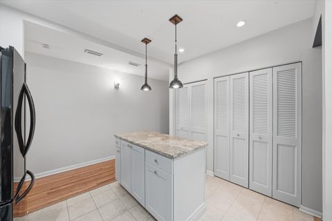 Tiny photo for 4014 N Clarendon Avenue #4S, Chicago, IL 60613 (MLS # 12565335)