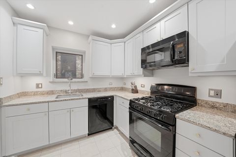 Tiny photo for 4014 N Clarendon Avenue #4S, Chicago, IL 60613 (MLS # 12565335)