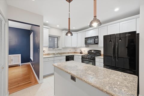 Tiny photo for 4014 N Clarendon Avenue #4S, Chicago, IL 60613 (MLS # 12565335)