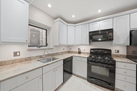Tiny photo for 4014 N Clarendon Avenue #4S, Chicago, IL 60613 (MLS # 12565335)
