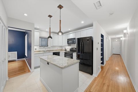 Tiny photo for 4014 N Clarendon Avenue #4S, Chicago, IL 60613 (MLS # 12565335)