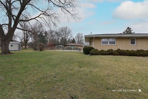 Tiny photo for 20W371 Diversey Avenue, Addison, IL 60101 (MLS # 12579921)