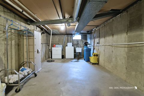 Tiny photo for 20W371 Diversey Avenue, Addison, IL 60101 (MLS # 12579921)