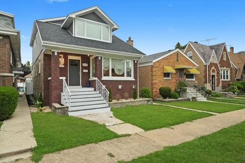 Tiny photo for 3715 Euclid Avenue, Berwyn, IL 60402 (MLS # 12489905)